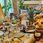 בית הארחה Wellness & Restaurant Zoborska, Free Parking