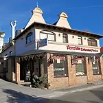 בית הארחה Wellness & Restaurant Zoborska, Free Parking