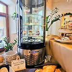 Penzion Wellness & Restaurant Zoborska, Free Parking Nitra