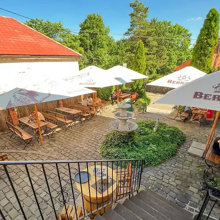 Penzion Wellness & Restaurant Zoborska, Free Parking 3*