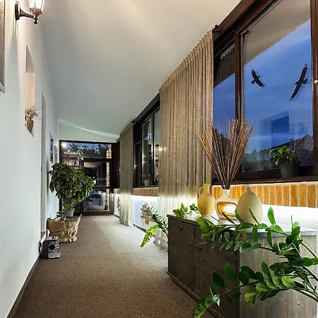 Wellness & Restaurant Zoborska, Free Parking Гостевой дом