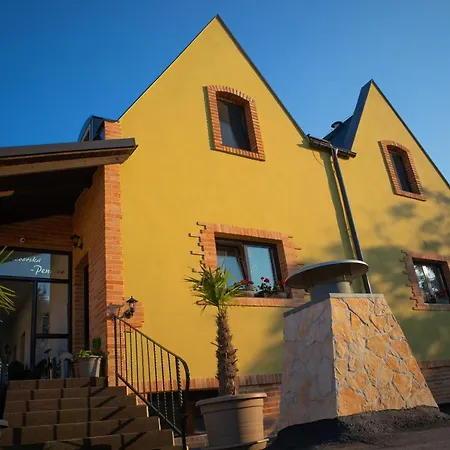 Гостевой дом Wellness & Restaurant Zoborska, Free Parking 4*