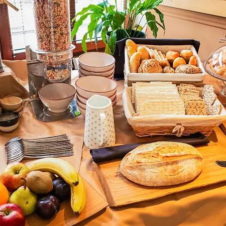 Wellness & Restaurant Zoborska, Free Parking 4* Нитра