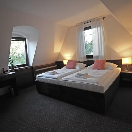 Wellness&restaurant Zoborská, Free Parking 4*