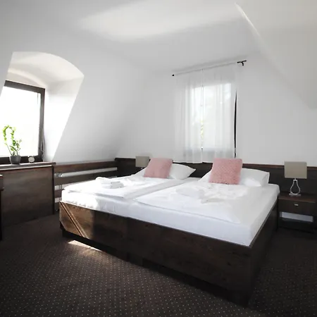 Гостевой дом Wellness & Restaurant Zoborska, Free Parking