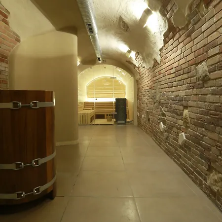 Wellness&restaurant Zoborská, Free Parking Pensión 4*