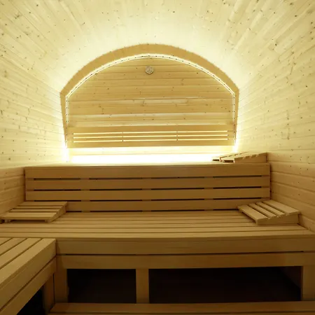 Konukevi Wellness & Restaurant Zoborska, Free Parking Litra