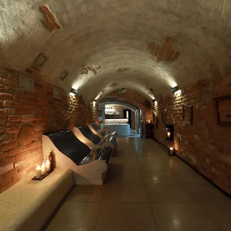 Wellness & Restaurant Zoborska, Free Parking Гостевой дом 4*