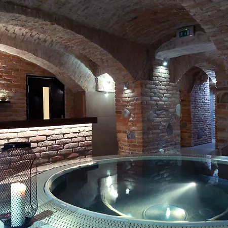 Wellness & Restaurant Zoborska, Free Parking Гостевой дом