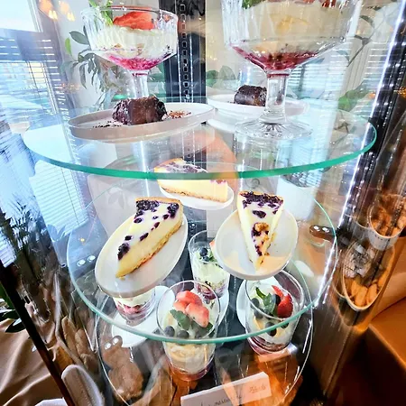 Wellness & Restaurant Zoborska, Free Parking Konukevi 4*