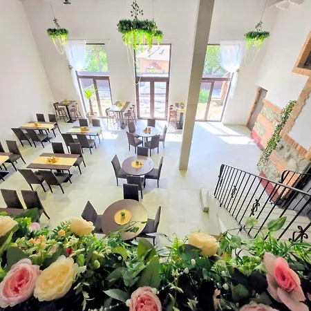 Penzion Wellness & Restaurant Zoborska, Free Parking