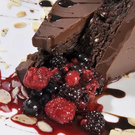 Wellness & Restaurant Zoborska, Free Parking Гостевой дом Нитра