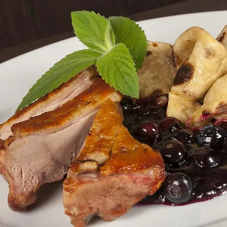 Wellness & Restaurant Zoborska, Free Parking