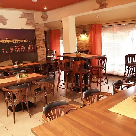 Wellness & Restaurant Zoborska, Free Parking Guest house
