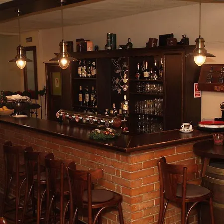 Wellness & Restaurant Zoborska, Free Parking Penzion