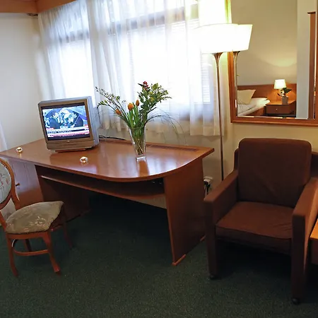 Penzion Wellness & Restaurant Zoborska, Free Parking 3*