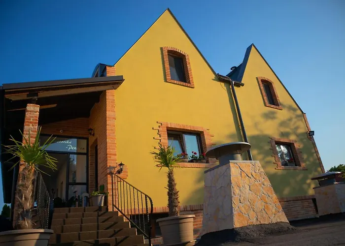 Πανσιόν Wellness & Restaurant Zoborska, Free Parking 4*